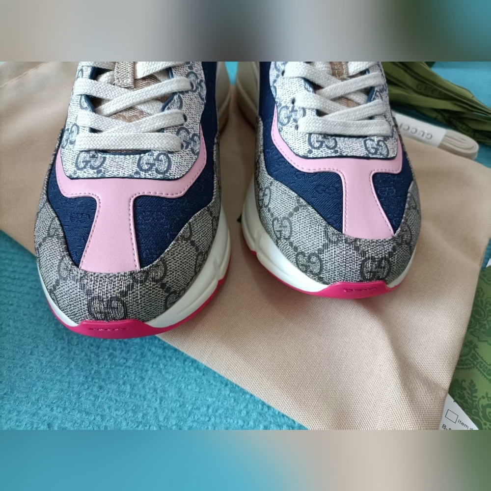 Gucci Navy and Pink Sneakers - Picture 3 of 9